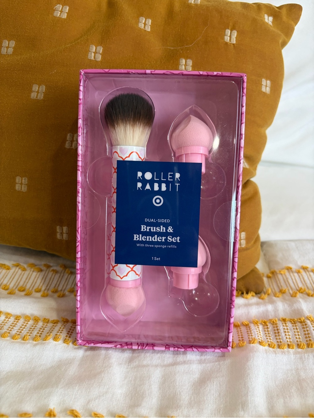 Roller Rabbit Blush & Blender Set